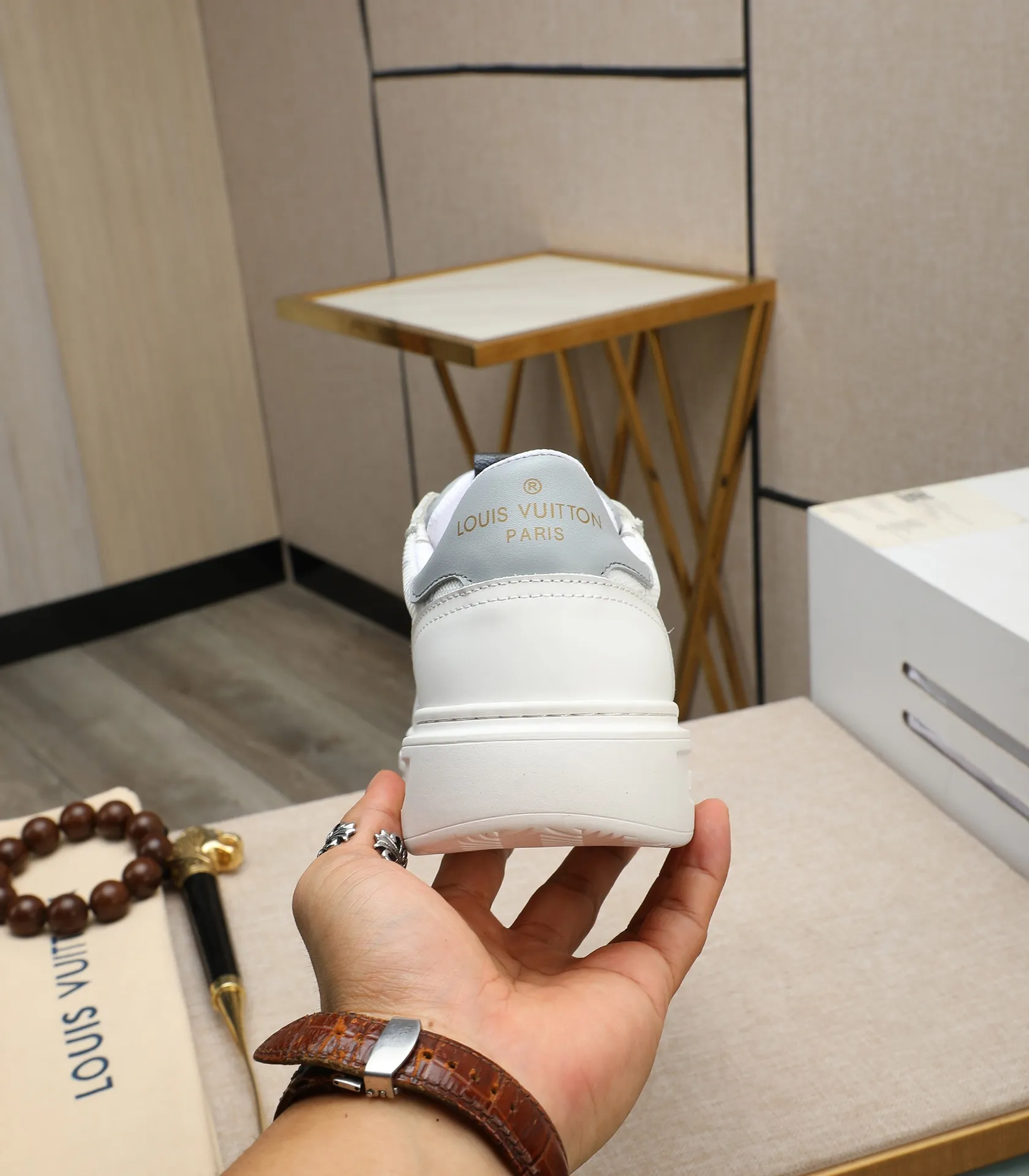Men's shoes 💰540 💰(Niuli: full package) louis vuitton (Louis Vuitton/lv) top 🔍🔍 new models are on sale at the same time at the counter. The upper 🇮🇹 is imported from Italy, first-layer cowhide, and the lining is fully imported cowhide. 💪💪, completely 1⃣️ to 1 ⃣️Re-engraved🇮🇹💪💪, ⚠Sole: The original sole is specially provided by the original factory, the exclusive movable molded sole is super comfortable, ⚠The original factory follows the order, 🔍🔍high quality, you can enter and exit the counter at will, welcome to compare⚠. Code number:38-44